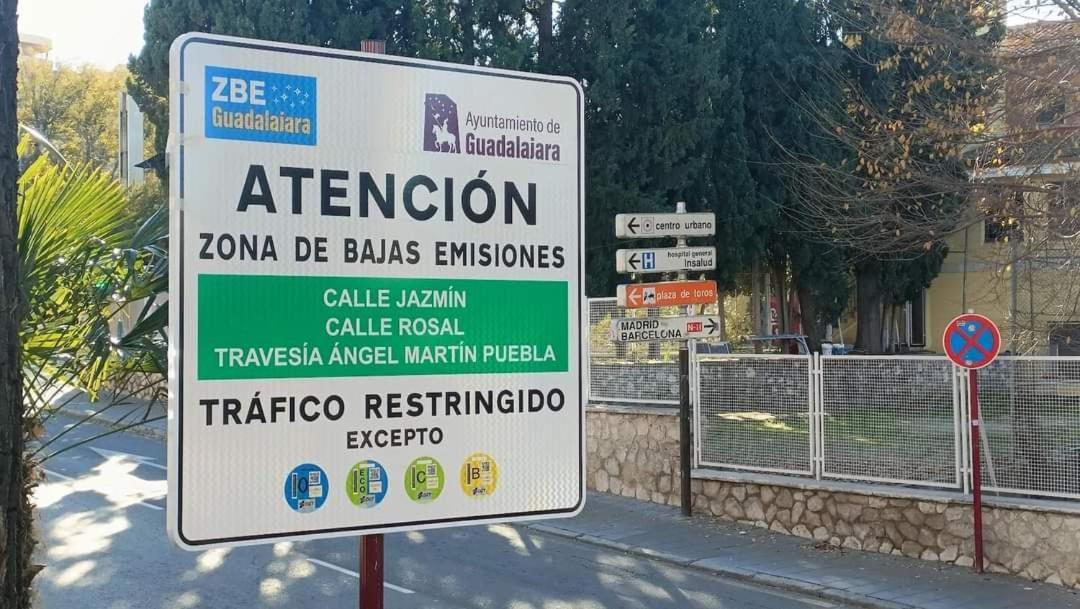 Apartamento Turistico Dct. Creus Гуадалахара Екстериор снимка